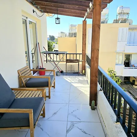 Newly Renovated 2 Bedroom With Pool & Seaview Apartment