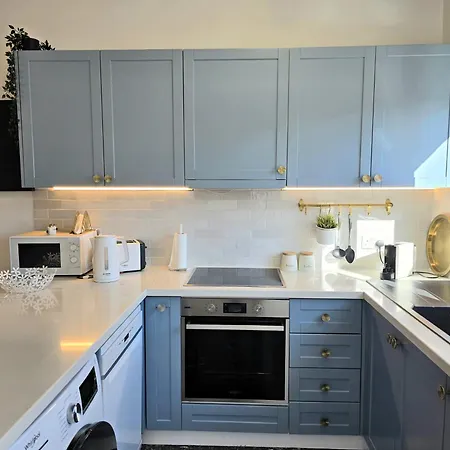 アパート Newly Renovated 2 Bedroom With Pool & Seaview *