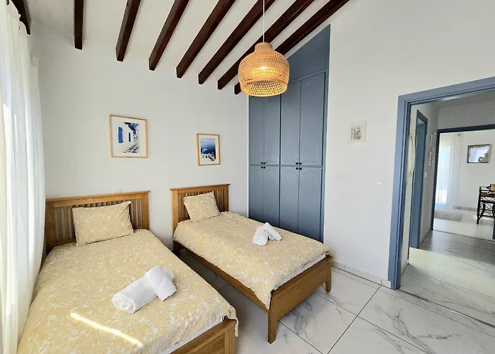 Newly Renovated 2 Bedroom With Pool & Seaview * Paphos