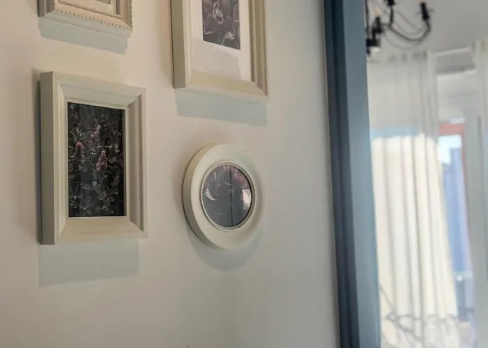 Newly Renovated 2 Bedroom With Pool & Seaview Paphos