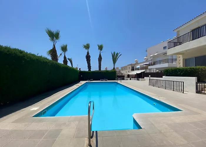 Newly Renovated 2 Bedroom With Pool & Seaview Lägenhet Paphos