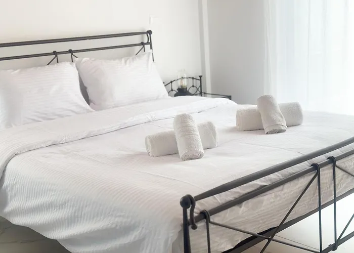 Newly Renovated 2 Bedroom With Pool & Seaview Lägenhet Paphos